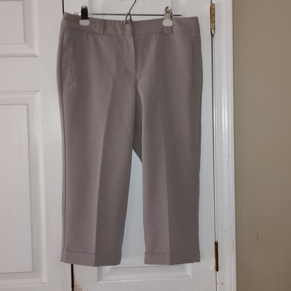 Larry Levine khaki dress capris  Sz 10P
